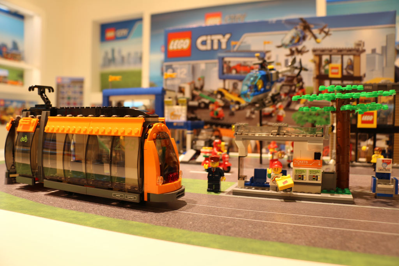 Illustration for article titled The 2015 Nuremberg Toy Fair images show all the amazing upcoming Lego